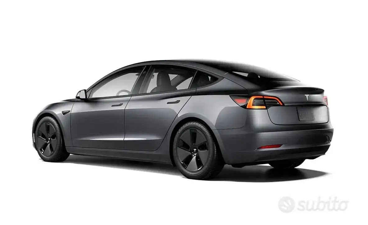 Usata Tesla Model 3 Standard Range 88 kW (120 CV) 2022 Grigio stealth Berlina