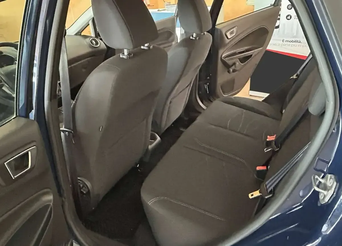 Usata Ford Fiesta Business Edition 60 CV (44 kW) 2014 Blu/azzurro Utilitaria