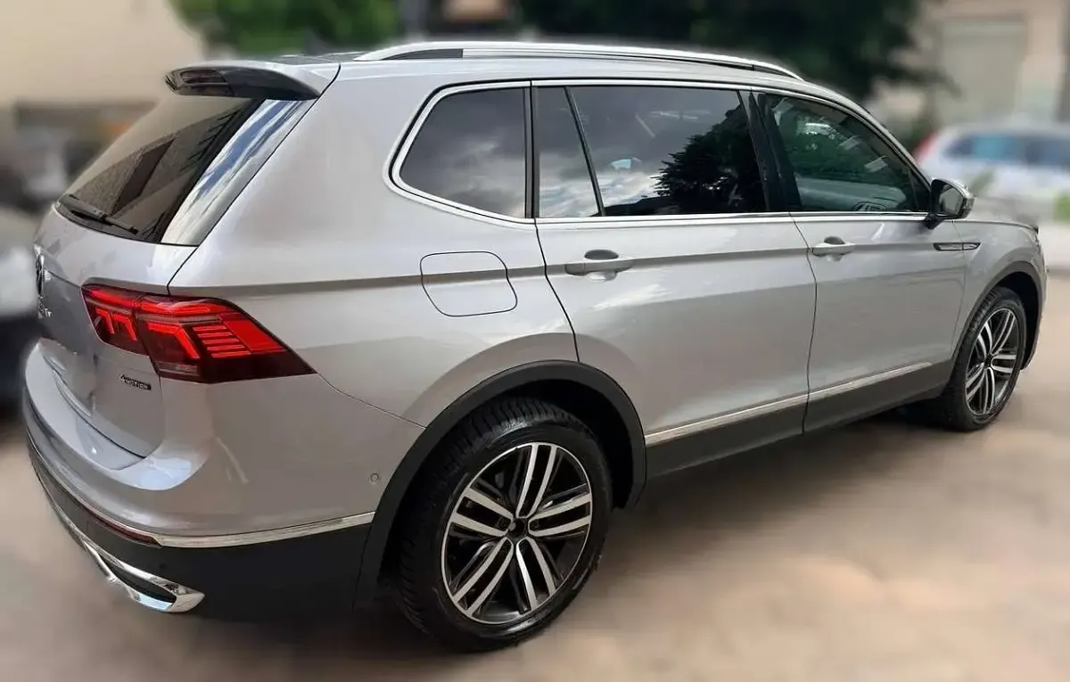 Usata VW Tiguan Allspace 150 CV (110 kW) 2022 Argento SUV