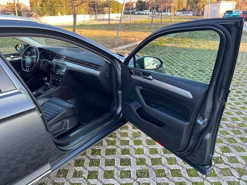 Usata VW Passat Highline 150 CV (110 kW) 2016 Grigio Station wagon