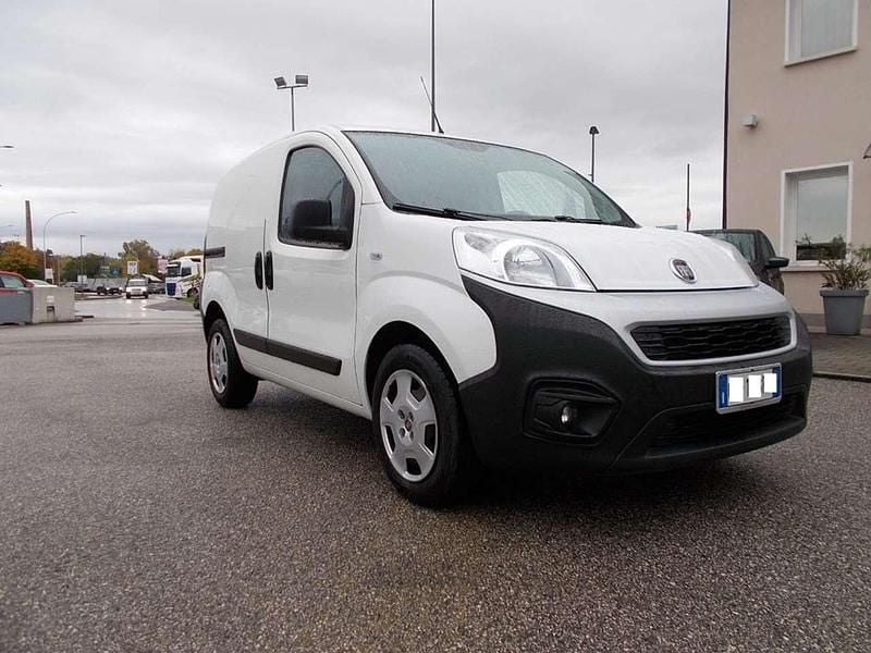 Bianco(met.) Usata 2023 Fiat Fiorino Monovolume | 12.900 € (Molto cara) - Immagine 1/4