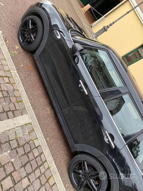 Usata Mini ONE 102 CV (75 kW) 2015 Nero Utilitaria