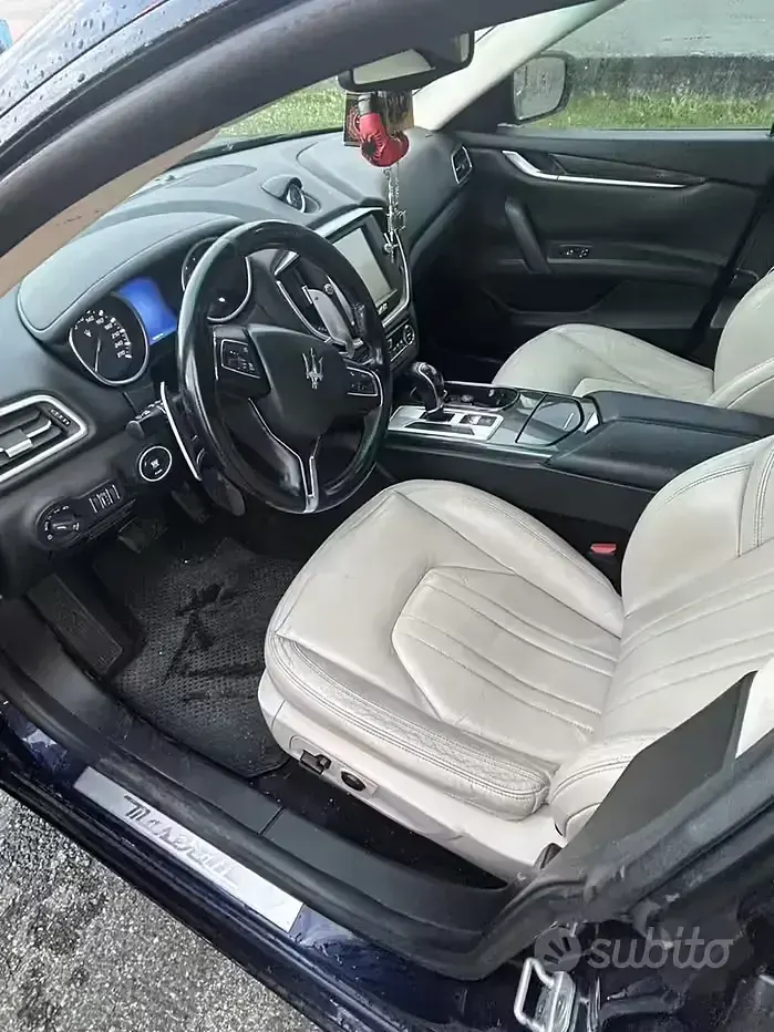 Usata Maserati Ghibli 275 CV (202 kW) 2014 Blu Berlina