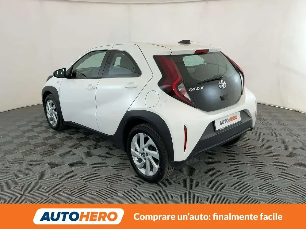 Usata Toyota Aygo X Active 72 CV (52 kW) 2022 Bianco SUV