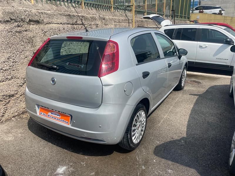 Usata Fiat Grande Punto 75 CV (55 kW) 2012 Argento Utilitaria