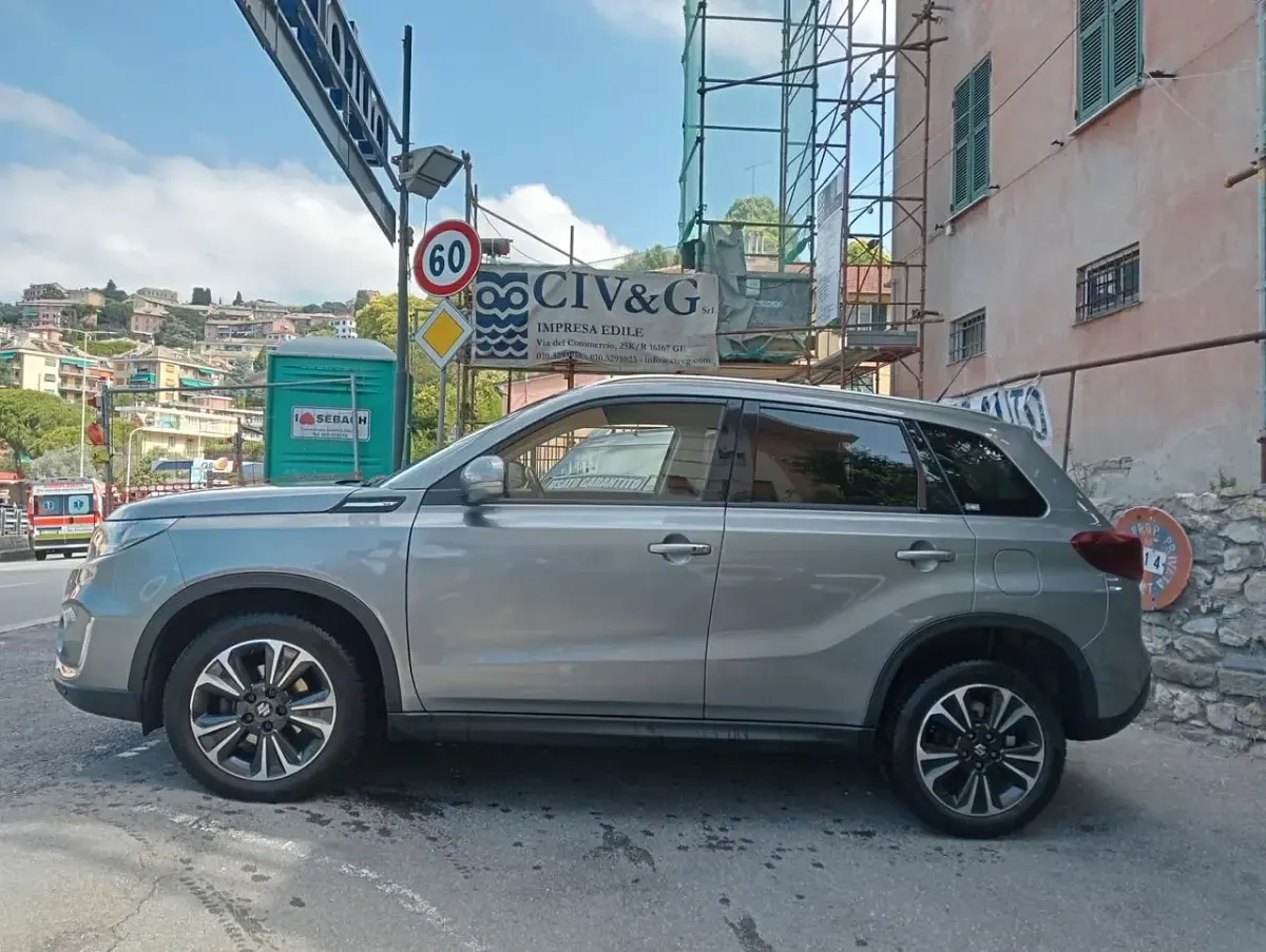 Usata Suzuki Vitara Cool 129 CV (94 kW) 2021 Grigio SUV