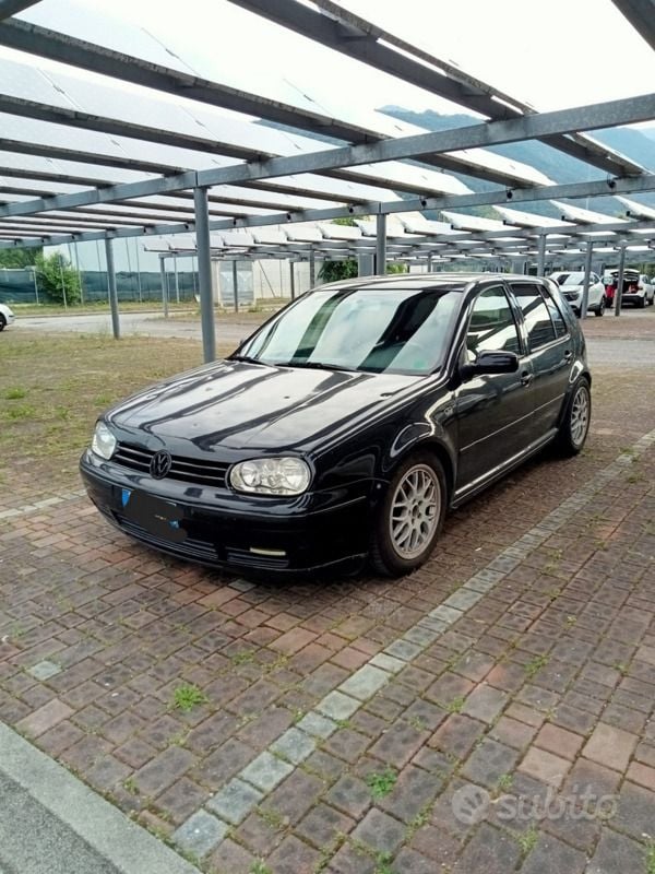 Begagnad VW Golf IV 101 HK (74 kW) 2000 Svart Sedan