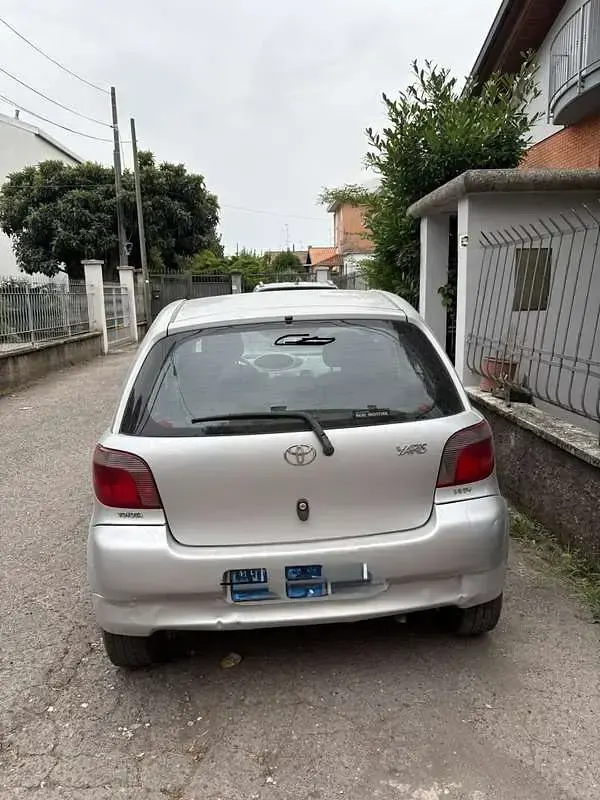 Usata Toyota Yaris 68 CV (50 kW) 2001 Berlina