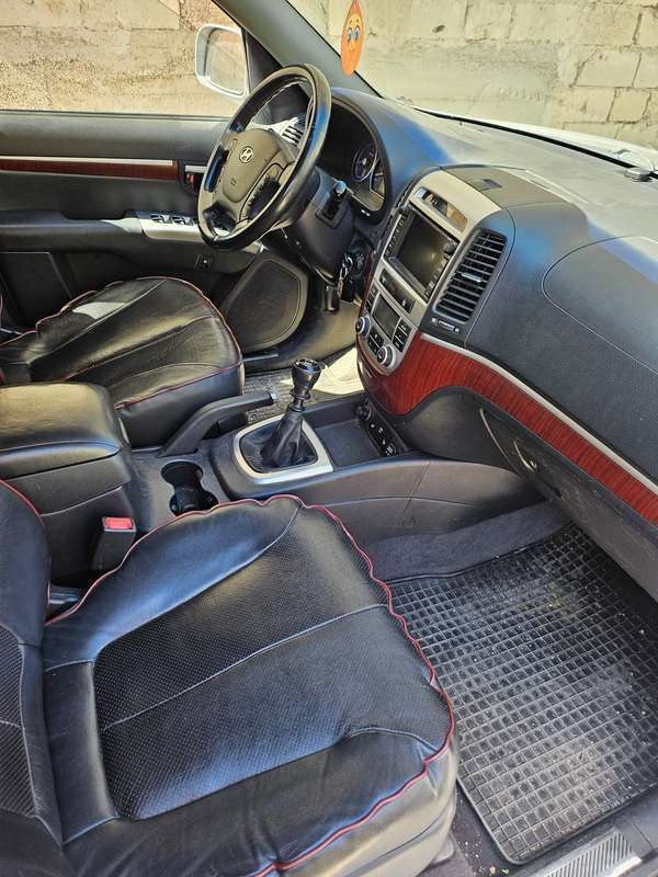 Grigio Usata 2008 Hyundai Santa Fe Dynamiq SUV | 6350 € (Buon prezzo) - Immagine 1/4