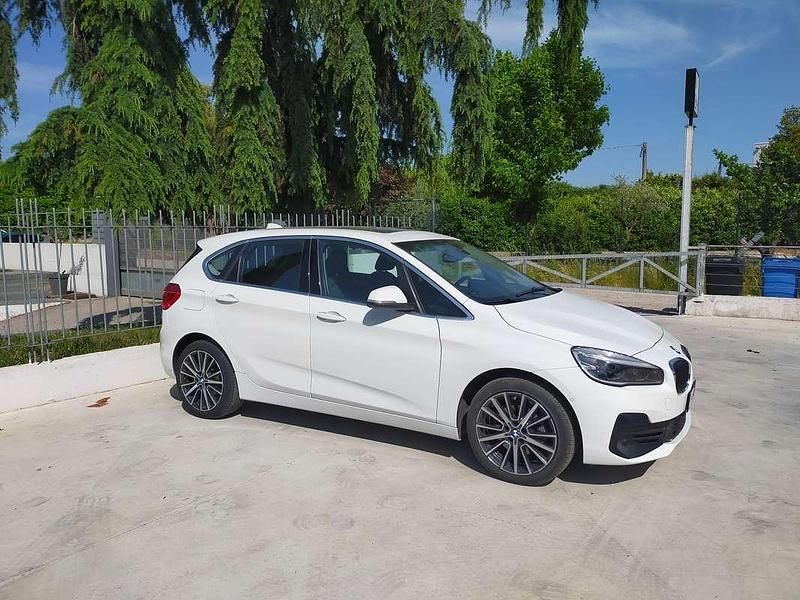 Usata BMW 220 Active Tourer Luxury Line 190 CV (139 kW) 2018 Bianco Monovolume