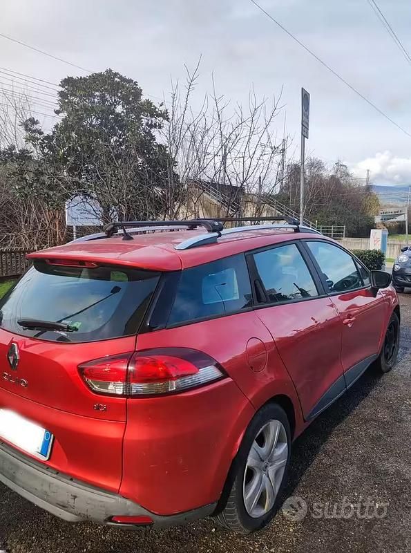 Usata Renault Clio GrandTour 75 CV (55 kW) 2015 Rosso Station wagon