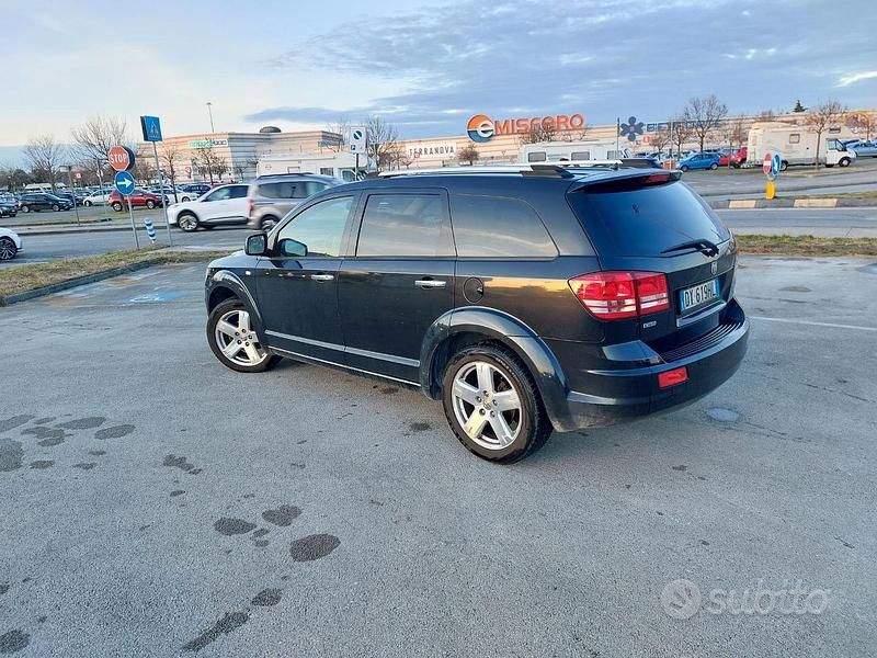 Usata Dodge Journey 140 CV (102 kW) 2009 Nero SUV