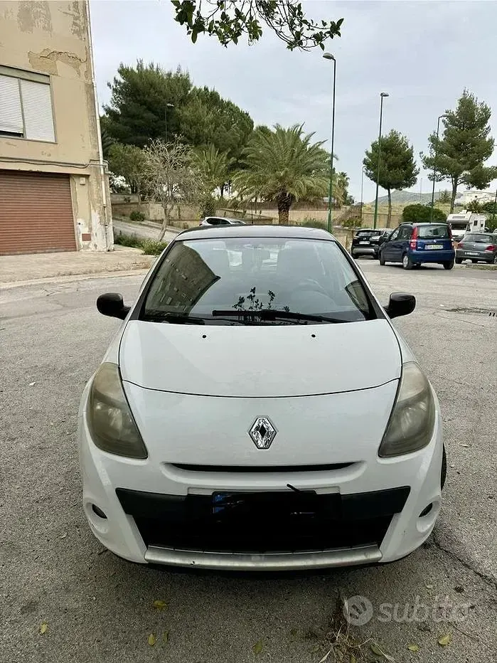 Usata Renault Clio IV 68 CV (50 kW) 2013 Bianco Berlina