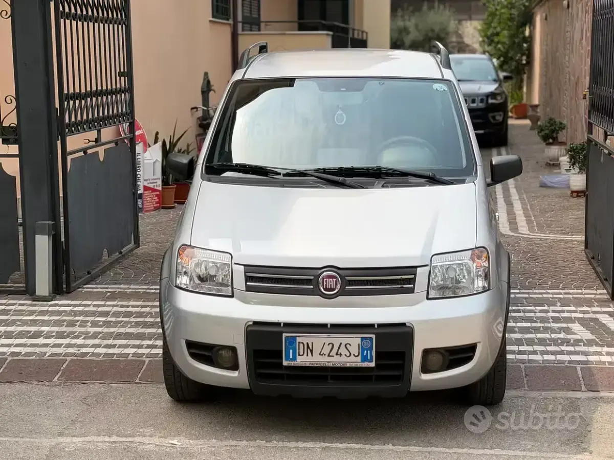 Usata Fiat Panda Climbing 60 CV (44 kW) 2008 Grigio Utilitaria