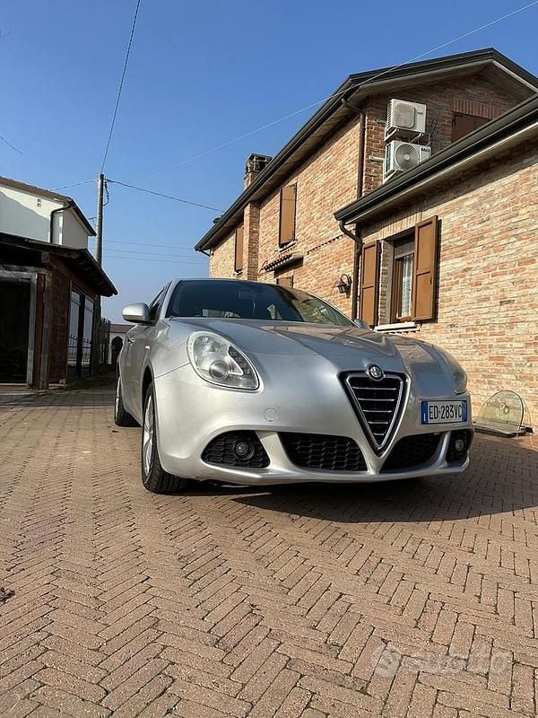 Usata Alfa Romeo Giulietta 120 CV (88 kW) 2011 Grigio Utilitaria