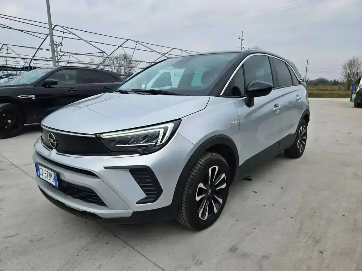 Usata Opel Crossland Elegance 131 CV (96 kW) 2024 Argento SUV