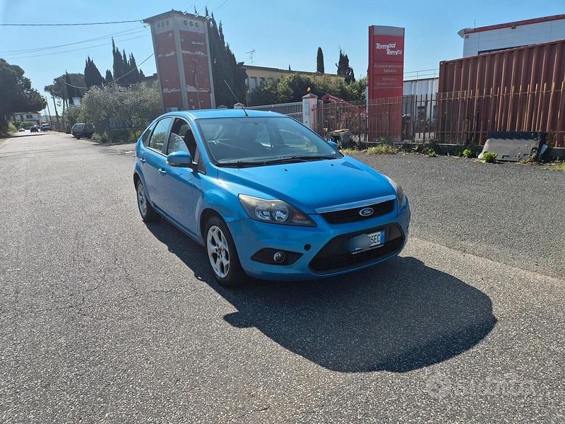 Usata Ford Focus Titanium 110 CV (80 kW) 2010 Blu Berlina