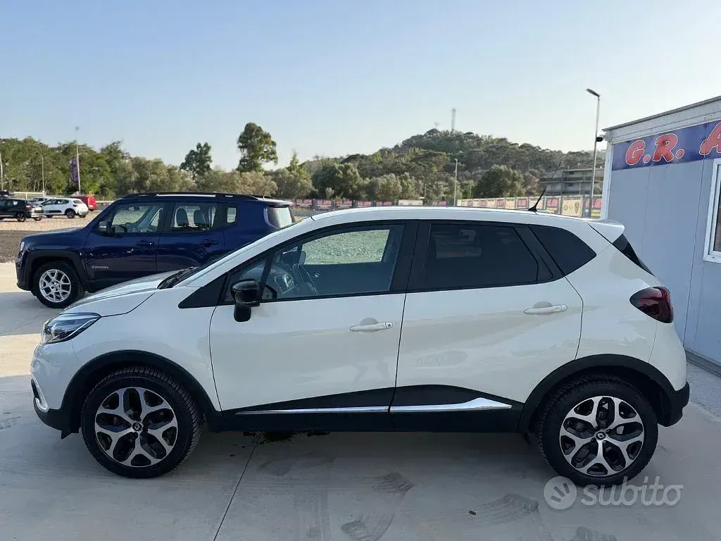 Usata Renault Captur 90 CV (66 kW) 2017 Grigio SUV