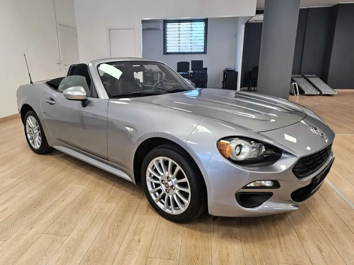 Usata Fiat 124 Spider Lusso 140 CV (102 kW) 2017 Argento Cabrio