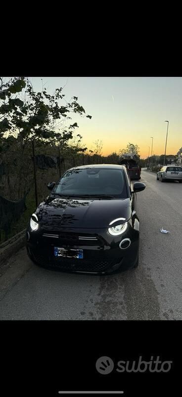 Usata 2021 Fiat 500e Due volumi | 13.500 € (Super prezzo) - Immagine 1/1