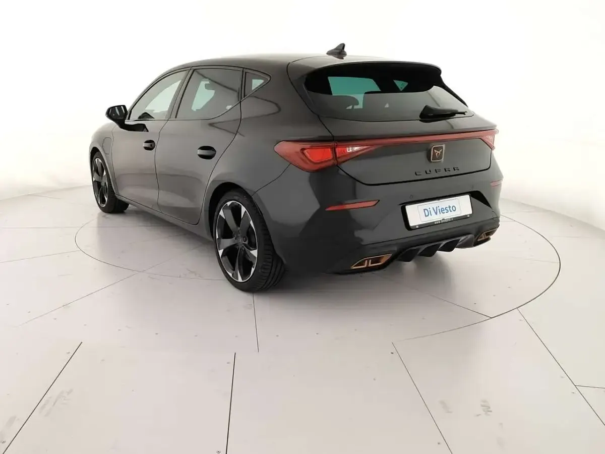 Usata Cupra Leon 204 CV (150 kW) 2023 0e nero midnight Berlina