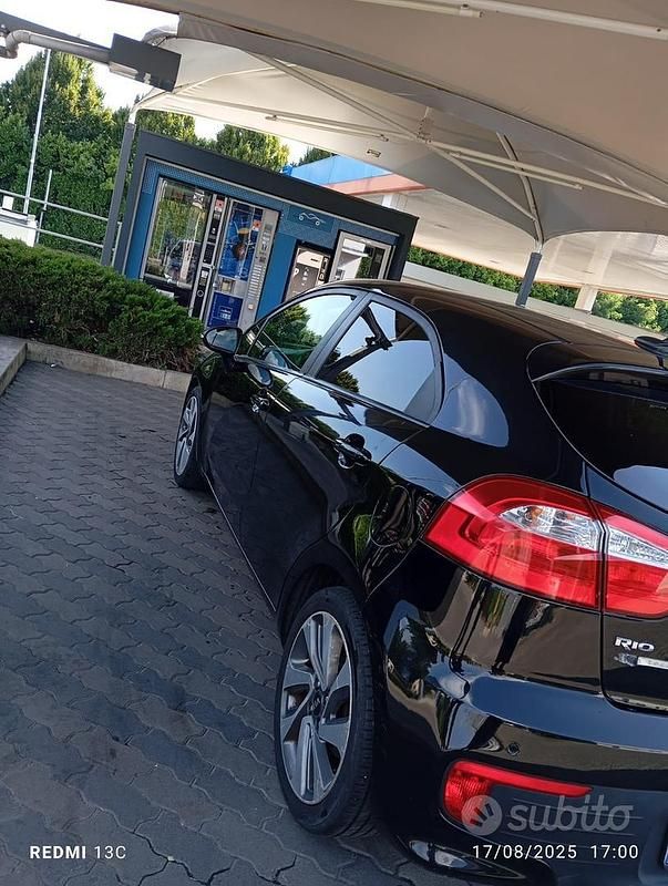 Usata Kia Rio 75 CV (55 kW) 2016 Nero Utilitaria