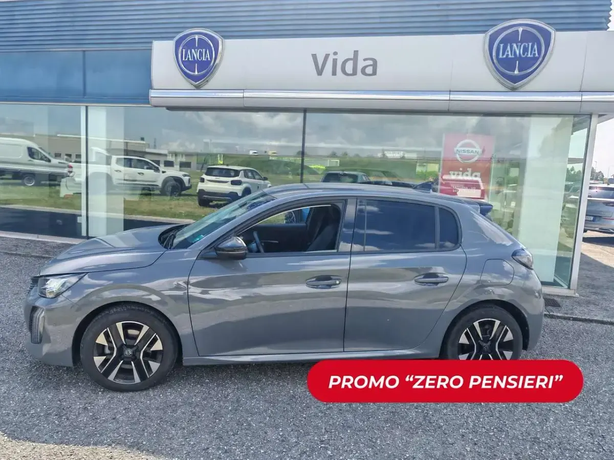 Usata Peugeot 208 Allure 101 CV (74 kW) 2025 Utilitaria