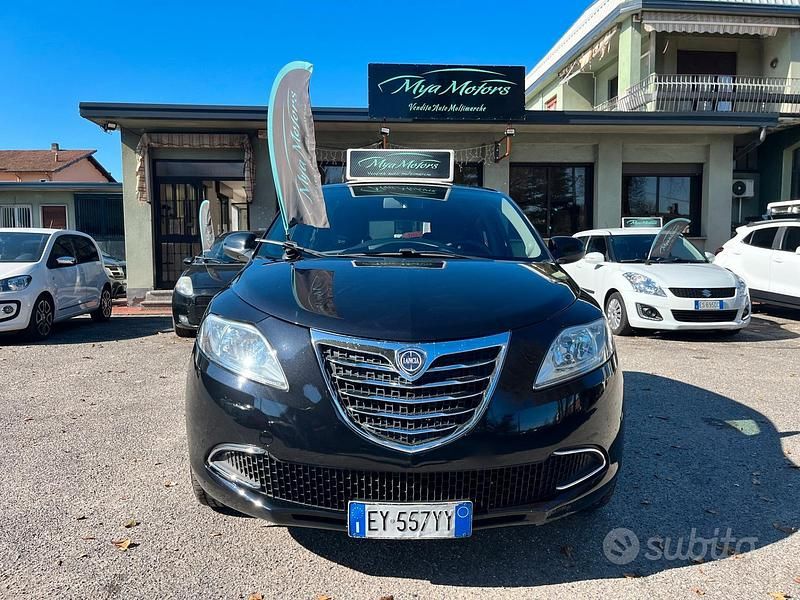 Usata Lancia Ypsilon 69 CV (50 kW) 2015 Nero Utilitaria