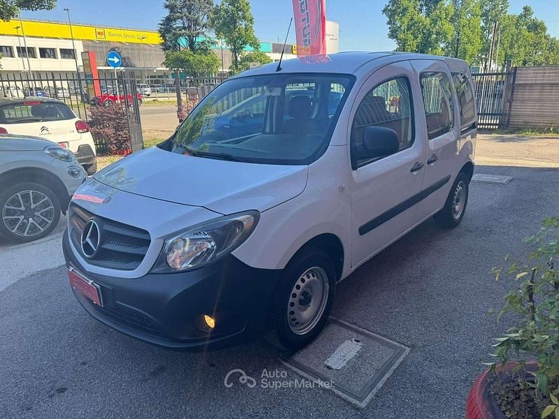 Begagnad Mercedes Citan 109 90 HK (66 kW) 2017 Vit Kombi