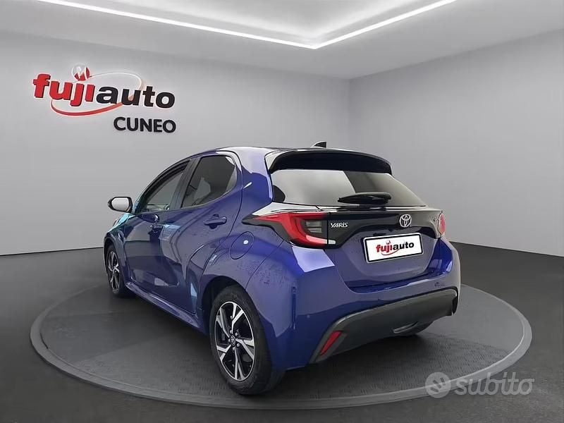 Usata Toyota Yaris Hybrid Trend 116 CV (85 kW) 2025 Grigio Utilitaria