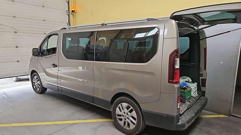 Usata Renault Trafic 125 CV (91 kW) 2016 Bronzo Monovolume