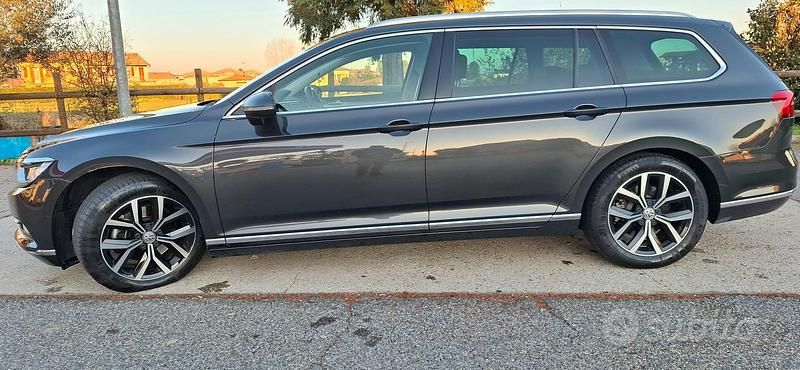 Usata VW Passat 150 CV (110 kW) 2019 Grigio Station wagon