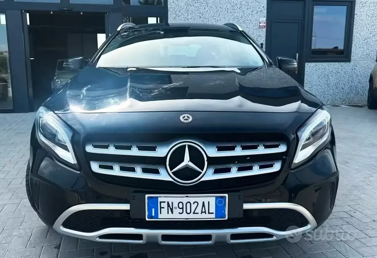 Usata Mercedes GLA200 136 CV (100 kW) 2018 Nero SUV