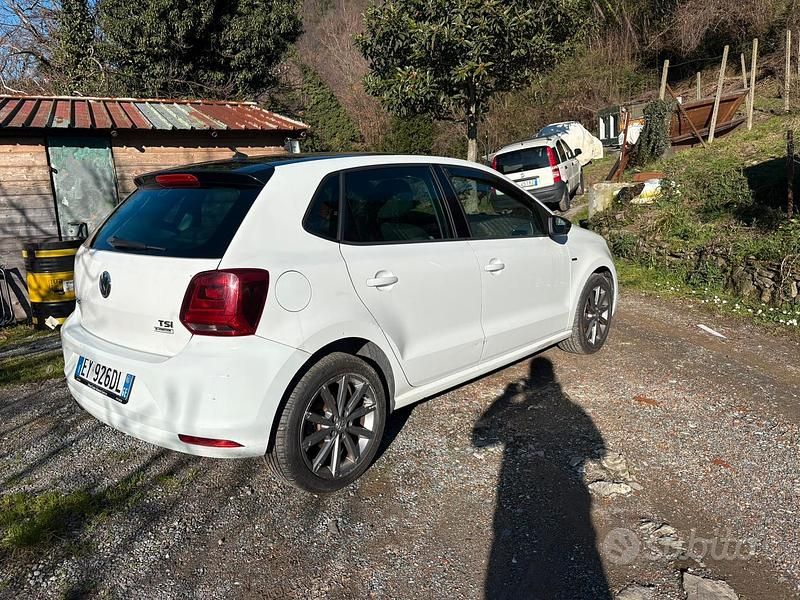 Begagnad VW Polo 90 HK (66 kW) 2015 Vit Halvkombi