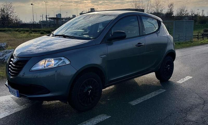 Usata Lancia Ypsilon Gold 80 CV (58 kW) 2014 Utilitaria