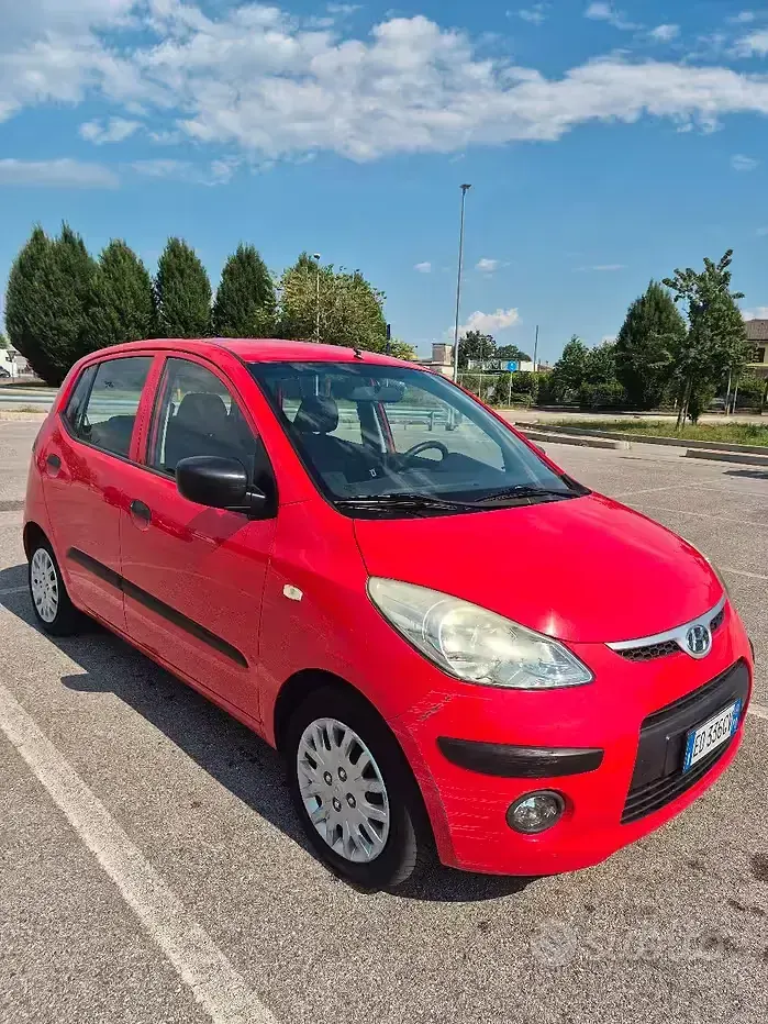 Usata Hyundai i10 66 CV (48 kW) 2010 Rosso Utilitaria