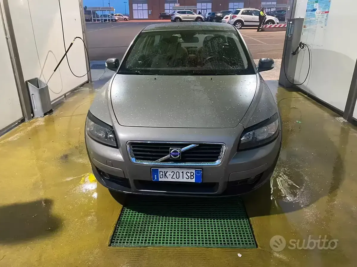 Usata Volvo C30 136 CV (100 kW) 2008 Grigio Utilitaria