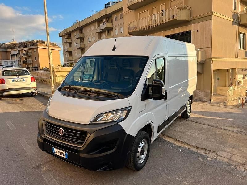Usata Fiat Ducato 33 140 CV (102 kW) 2021 Bianco Furgone