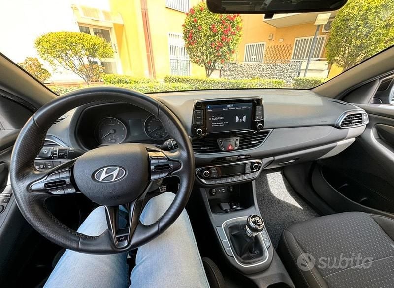 Usata Hyundai i30 N Line 136 CV (100 kW) 2019 Grigio Berlina