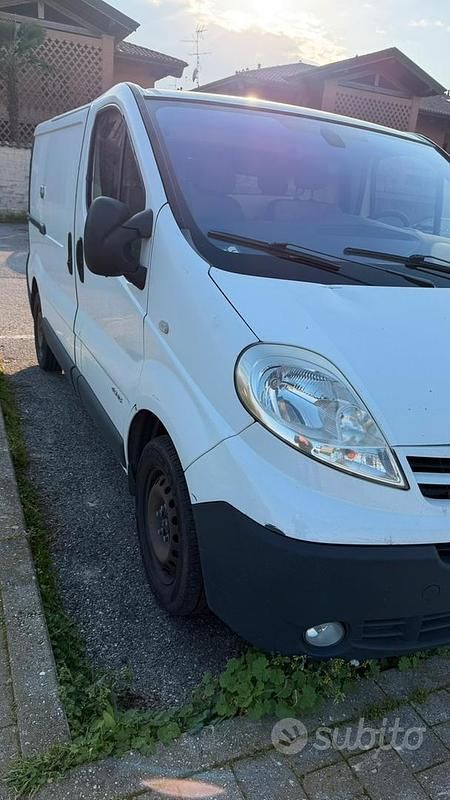 Usata Nissan Primastar 115 CV (84 kW) 2011 Bianco Monovolume