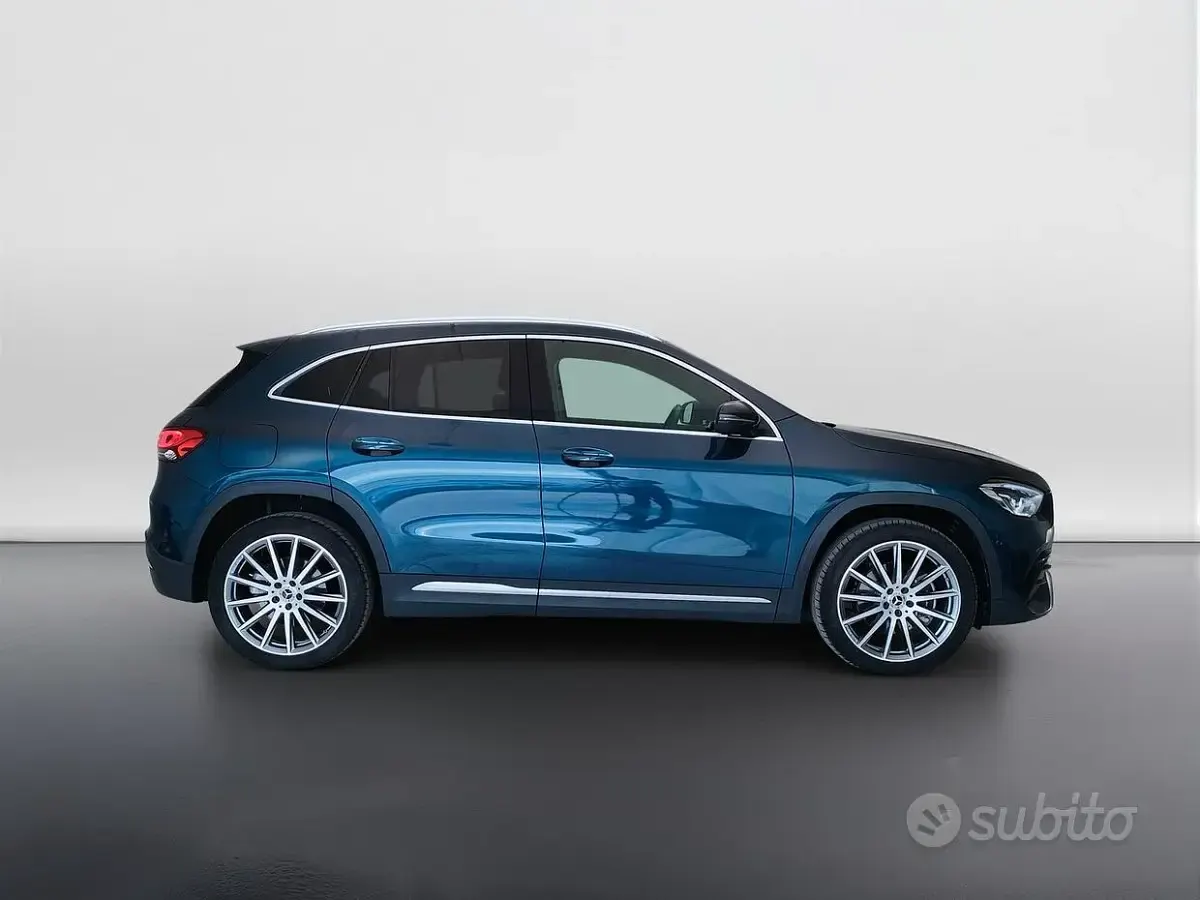 Usata Mercedes GLA250 Premium 160 CV (117 kW) 2023 Blu SUV
