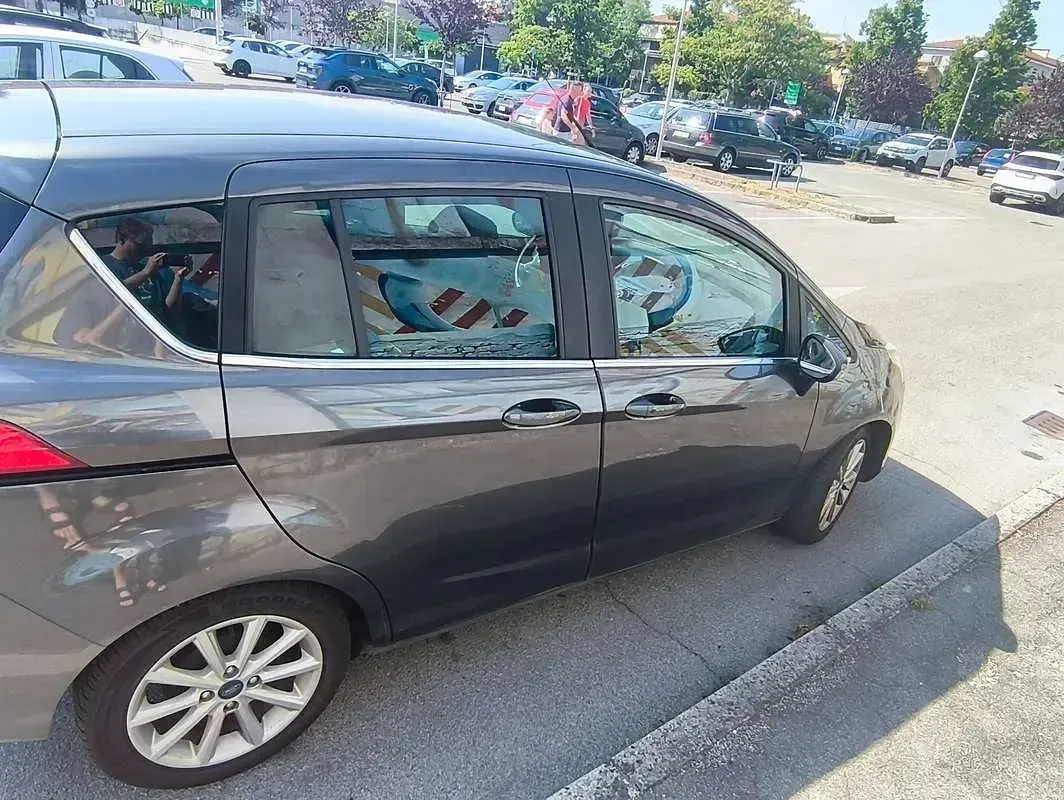 Usata Ford B-MAX Business Edition 95 CV (69 kW) 2015 Grigio Monovolume