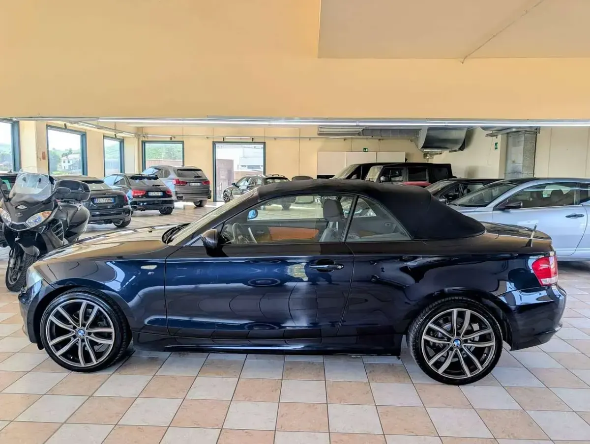 Usata BMW 120 Cabriolet 170 CV (125 kW) 2009 Blu scuro Cabrio
