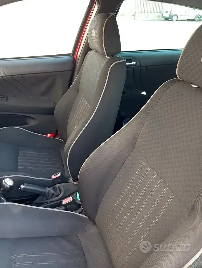 Usata Alfa Romeo 147 120 CV (88 kW) 2007 Rosso Utilitaria
