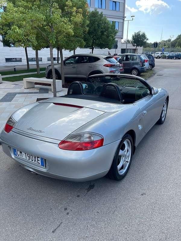 Usata Porsche 986 Boxster 204 CV (150 kW) 1999 Argento Cabrio