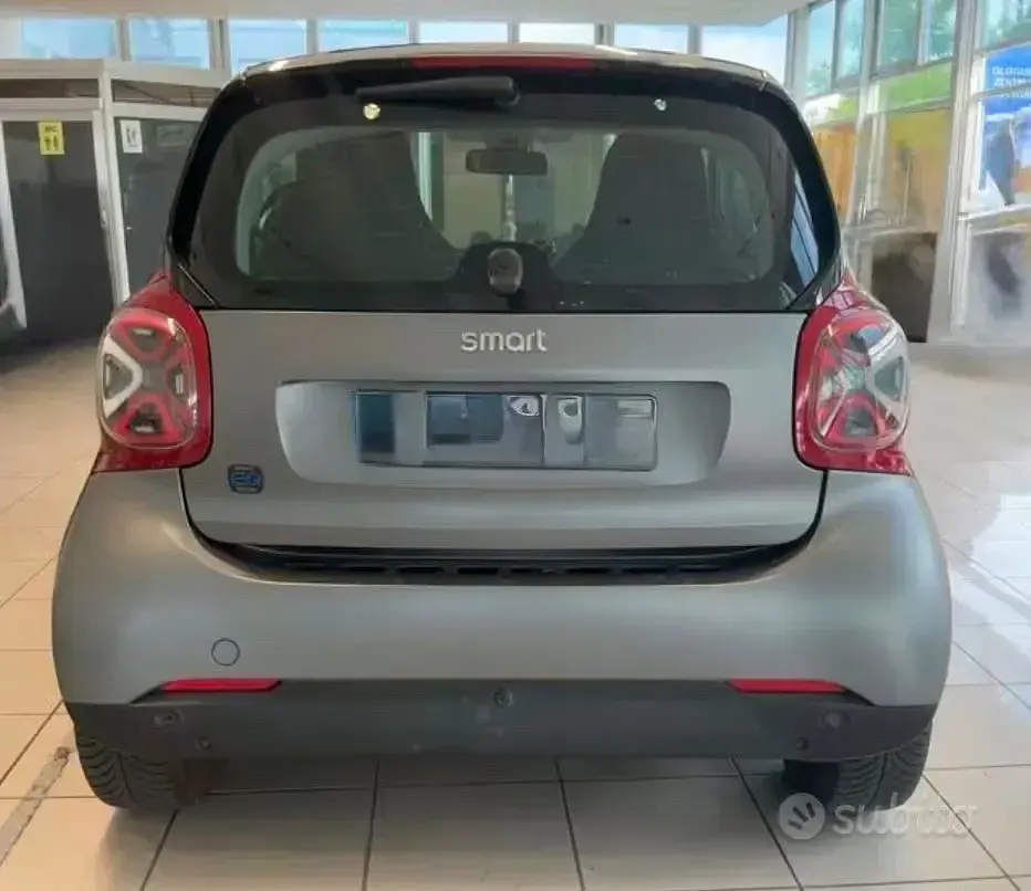 Usata Smart ForTwo Coupé Passion 41 kW (56 CV) 2022 Grigio Utilitaria