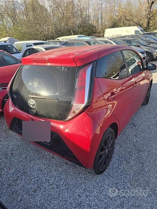 Usata Toyota Aygo 2018 Rosso Utilitaria