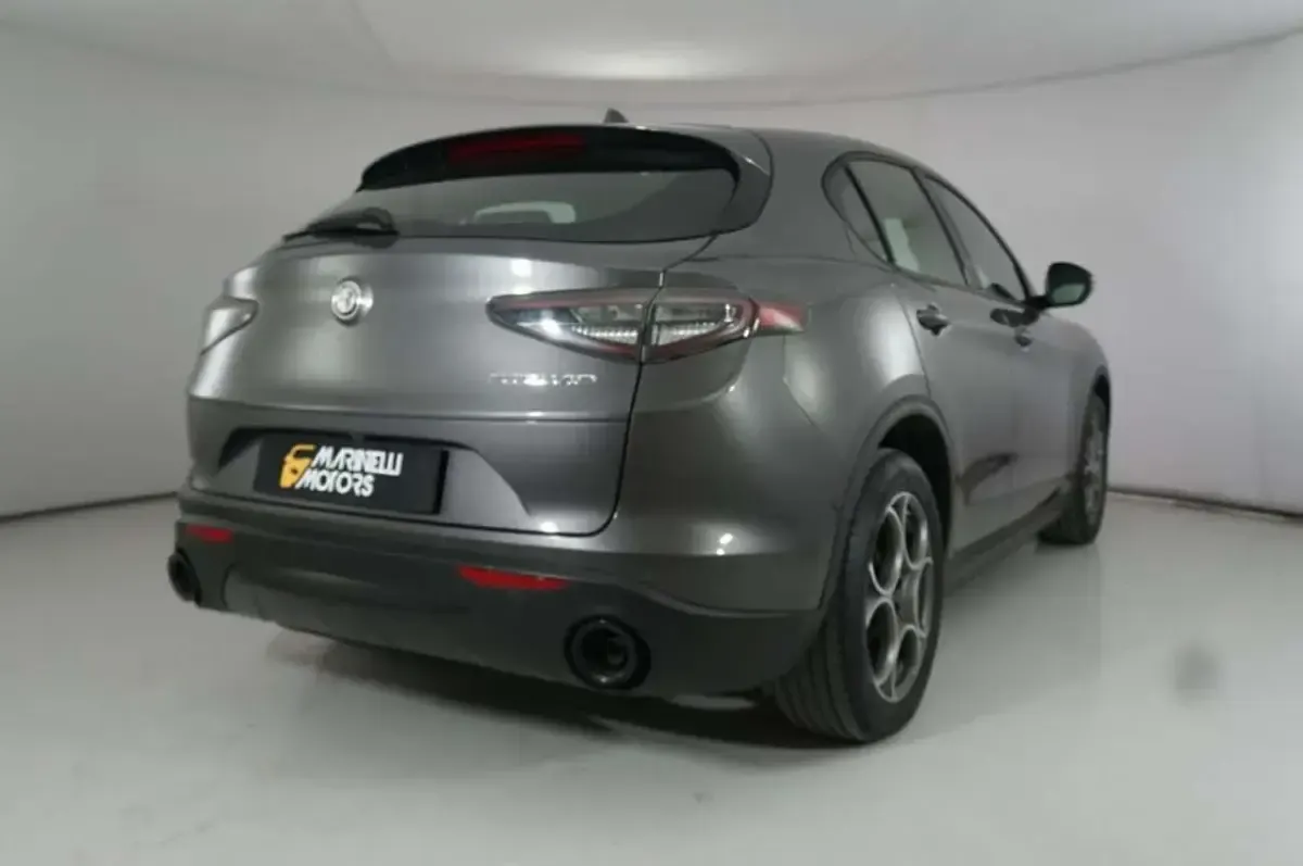 Usata Alfa Romeo Stelvio Sprint 160 CV (117 kW) 2024 Grigio SUV