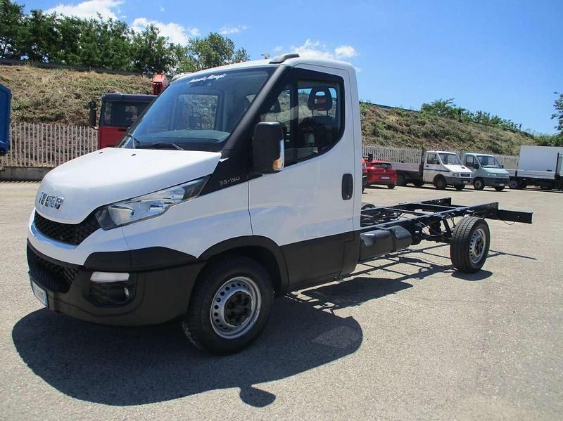 Bianco Usata 2016 Iveco Daily | 11.500 € (Cara) - Immagine 1/4