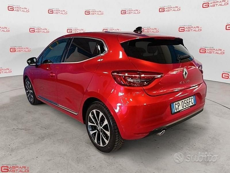 Usata Renault Clio V Techno 100 CV (73 kW) 2023 Rosso Berlina